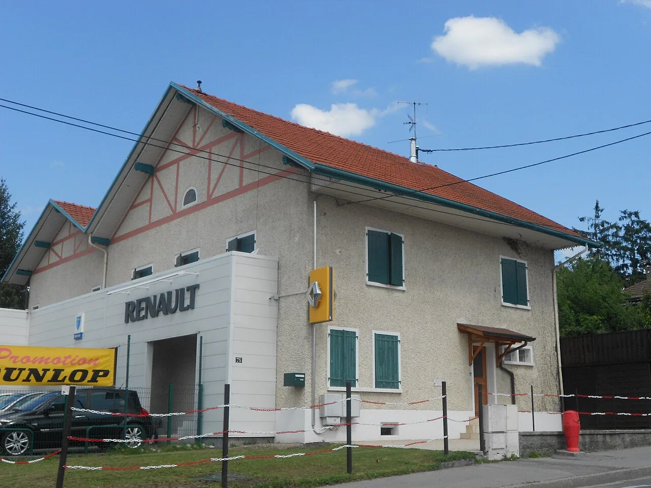 Concession Renault à Annemasse — photographie réelle